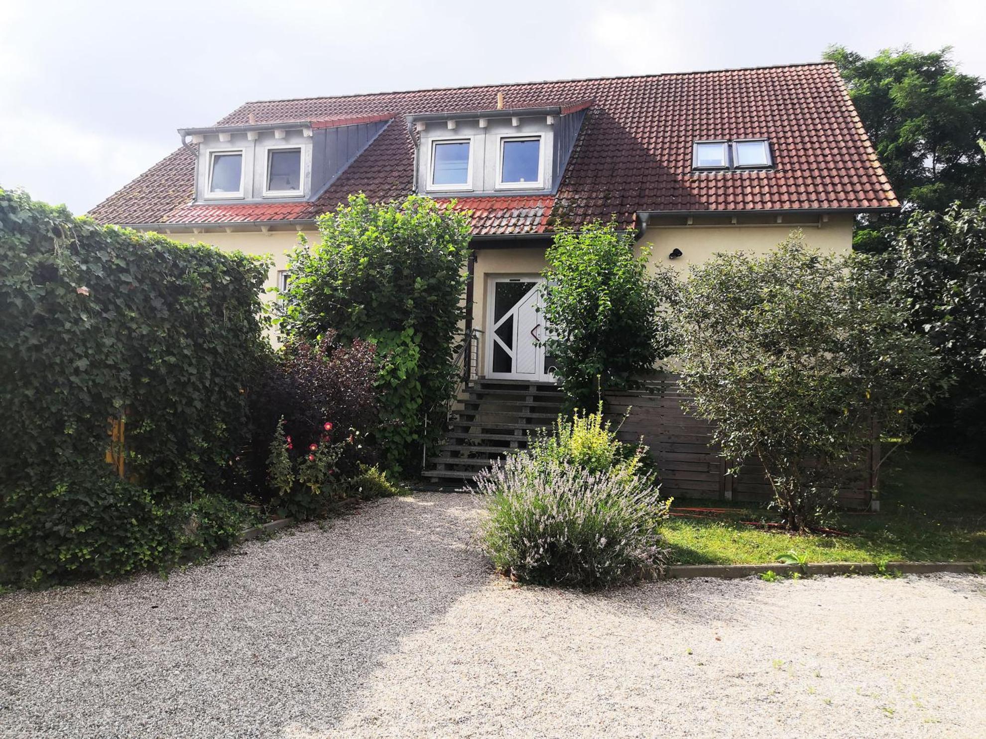 Ideal Fuer Kurze Aufenthalte - Gemuetliches 1-Zimmer-Apartment Adelsdorf Exterior photo